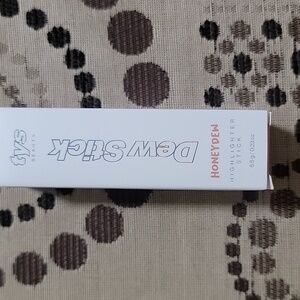 TYS BEAUTY Dew Stick Highlighter Stick In Honeydew 6.5g